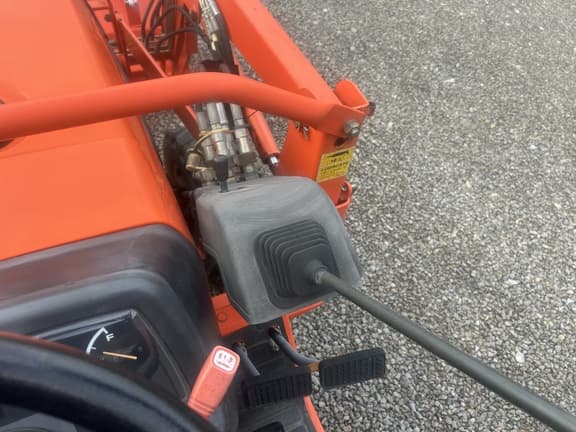Image of Kubota B7510 equipment image 4