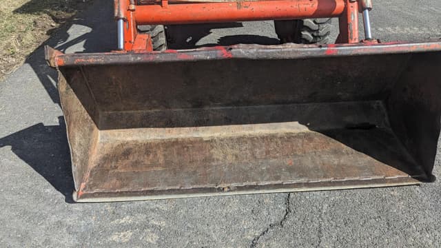 Image of Kubota B7800HSD equipment image 4