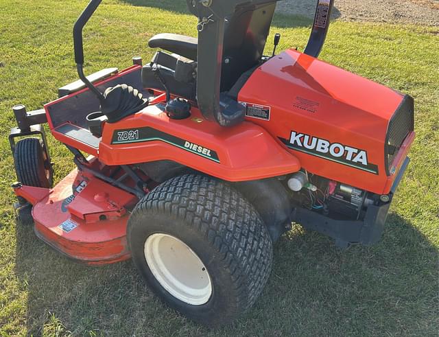 Image of Kubota ZD21 equipment image 4