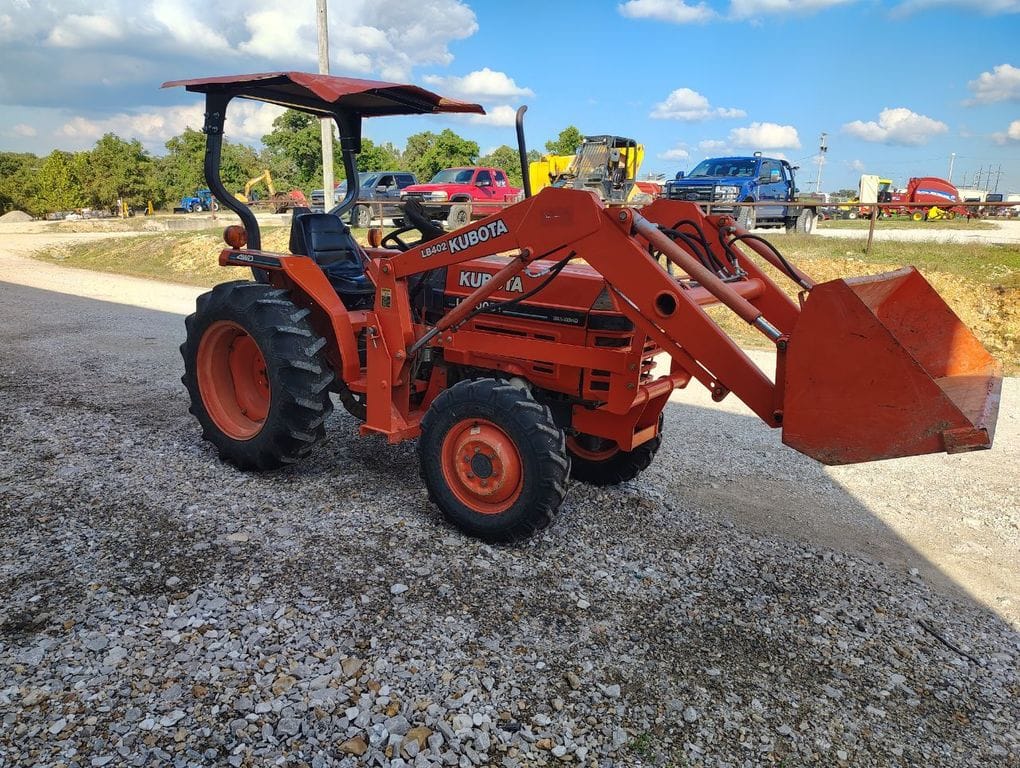 2005 Kubota L3000DT Equipment Image0