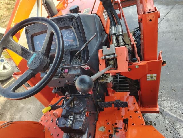 Image of Kubota L3000DT equipment image 2