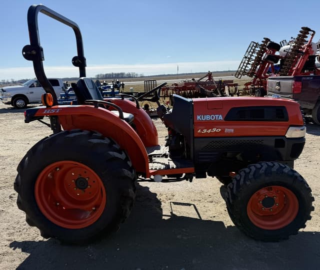 Image of Kubota L3430 equipment image 3