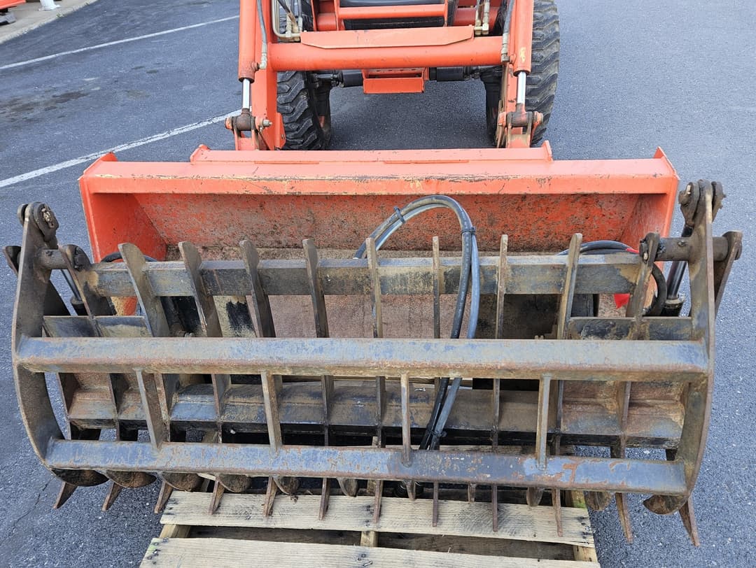 Image of Kubota L3830 Image 1