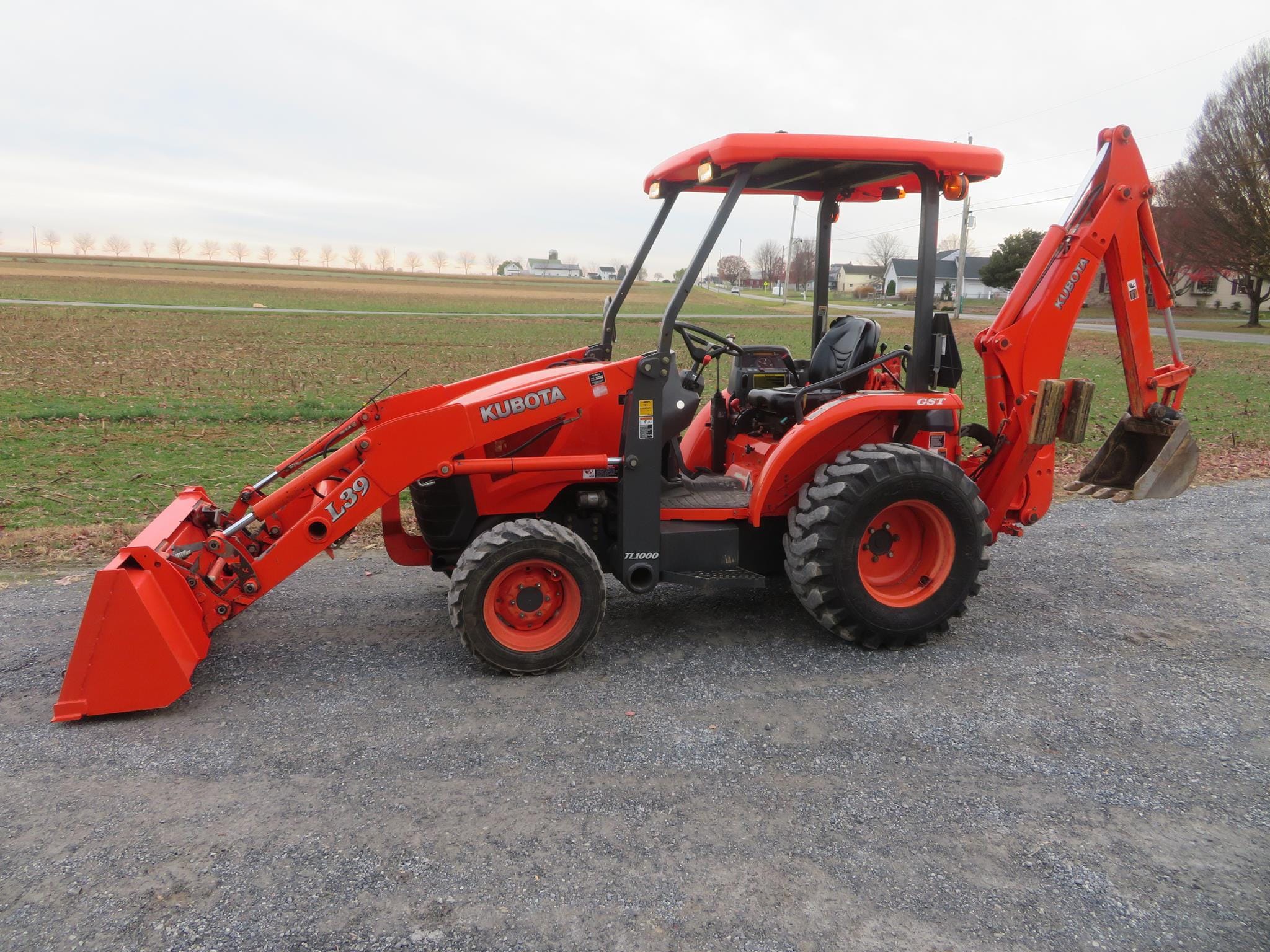 Main image Kubota L39