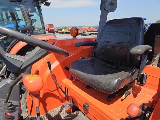 Image of Kubota M4900 equipment image 2