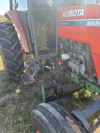 Image of Kubota M6800 equipment image 3