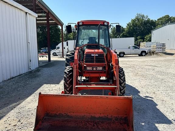 Image of Kubota M6800 equipment image 4