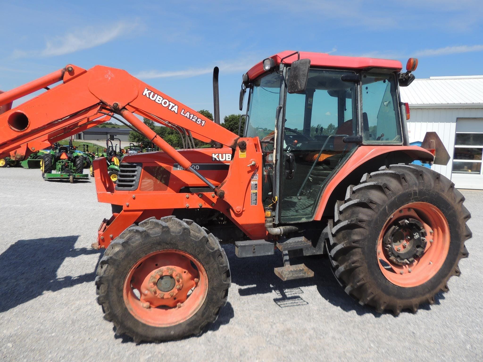 2005 Kubota M8200 Equipment Image0