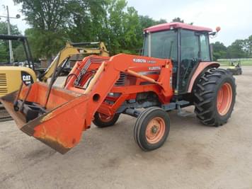 Main image Kubota M8200