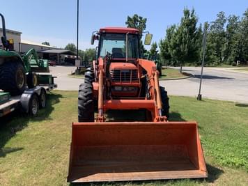 Main image Kubota M9000