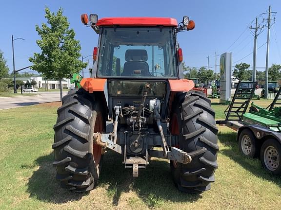 Image of Kubota M9000 equipment image 2