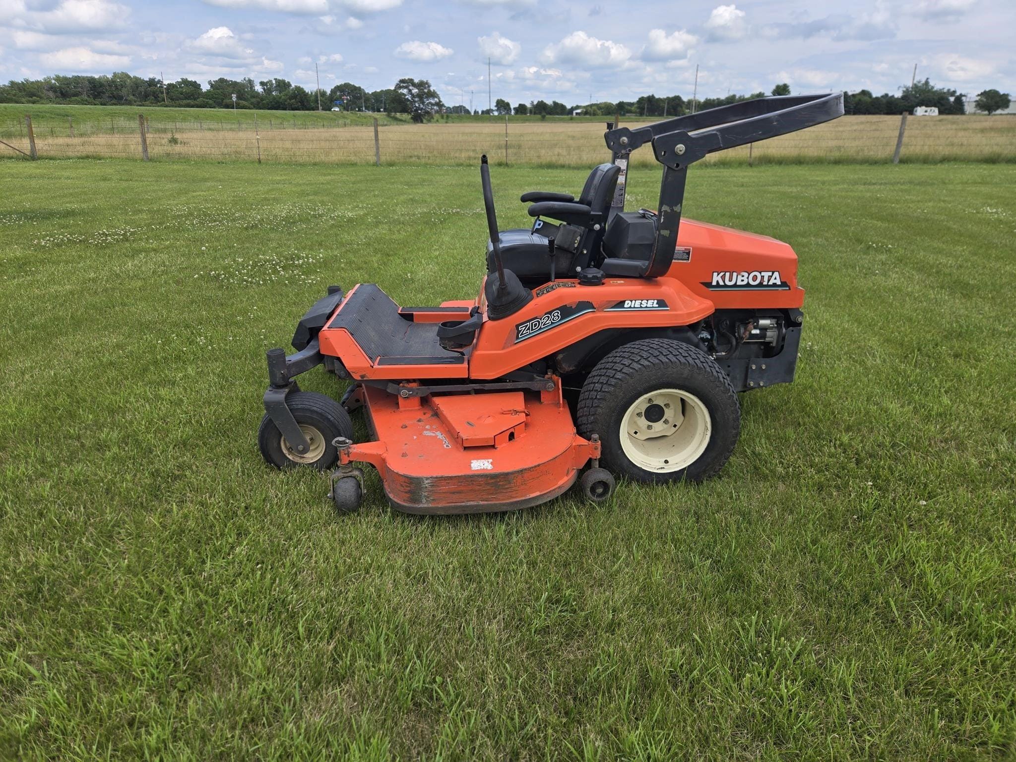 2005 Kubota ZD28 Equipment Image0