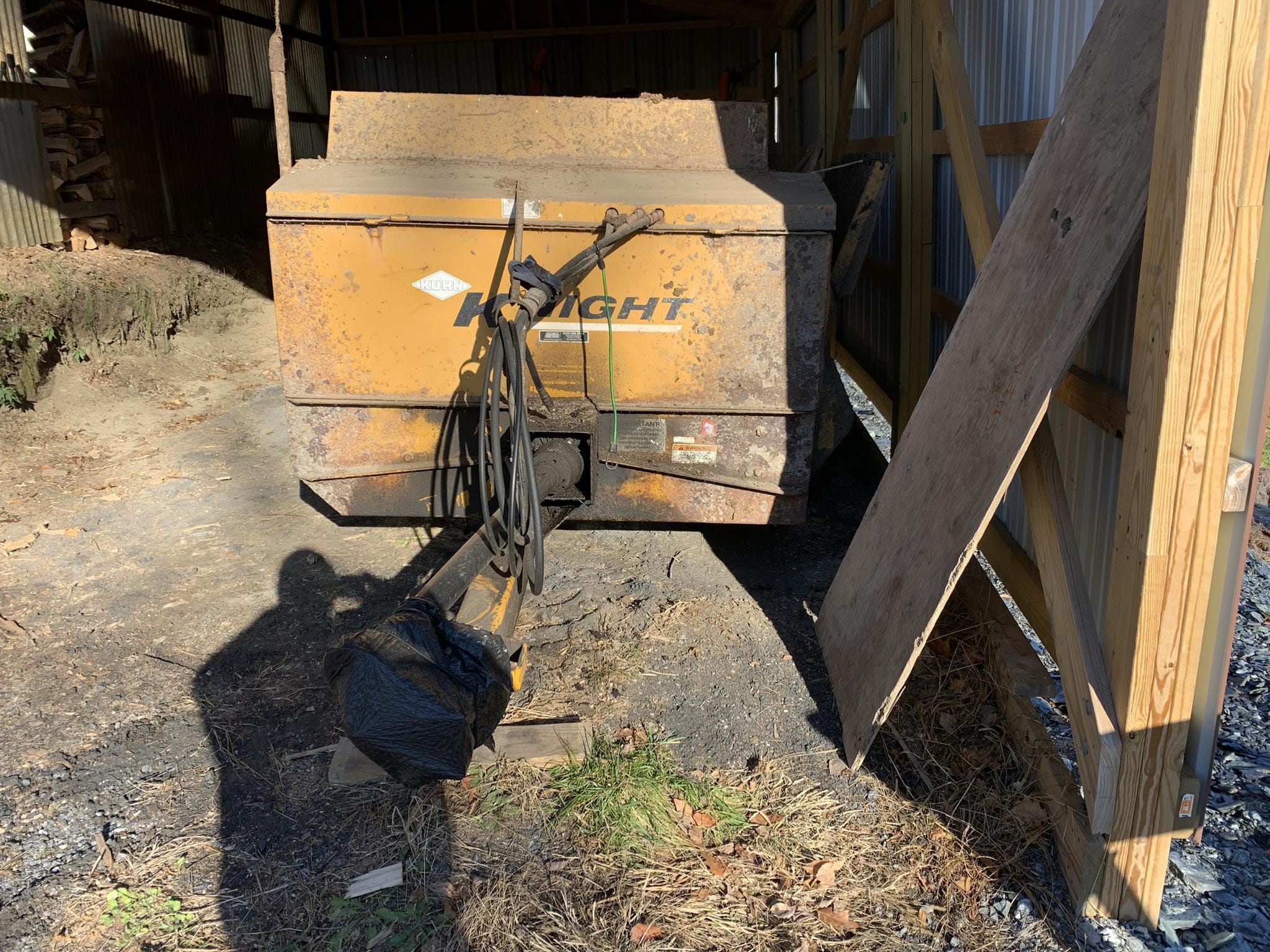 2005 Kuhn Knight 8110 Equipment Image0