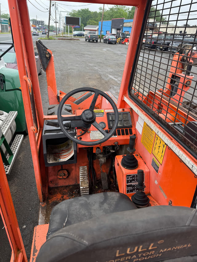 Image of Lull 1044C-54 equipment image 2