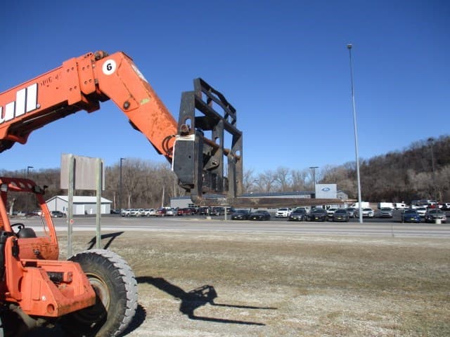 Image of Lull 644E-42 equipment image 4