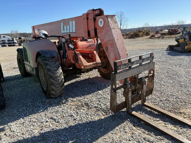 Image of Lull 944E-42 equipment image 1