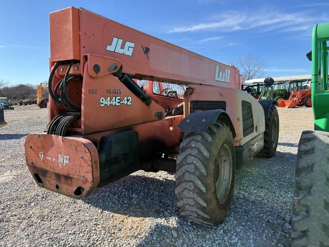 Image of Lull 944E-42 equipment image 3