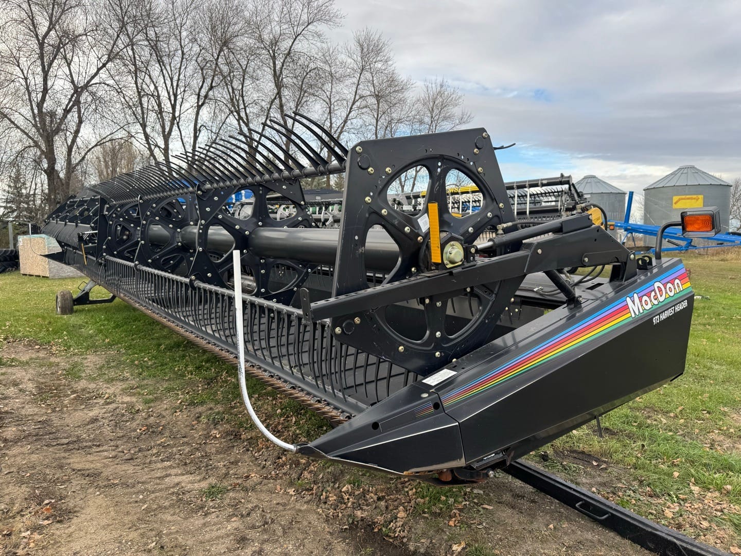 2005 MacDon 972 Equipment Image0