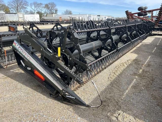 Image of MacDon 973 equipment image 2