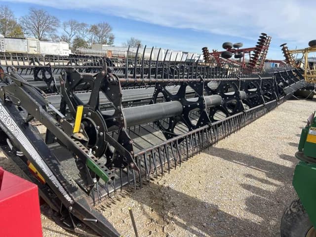 Image of MacDon 973 equipment image 4