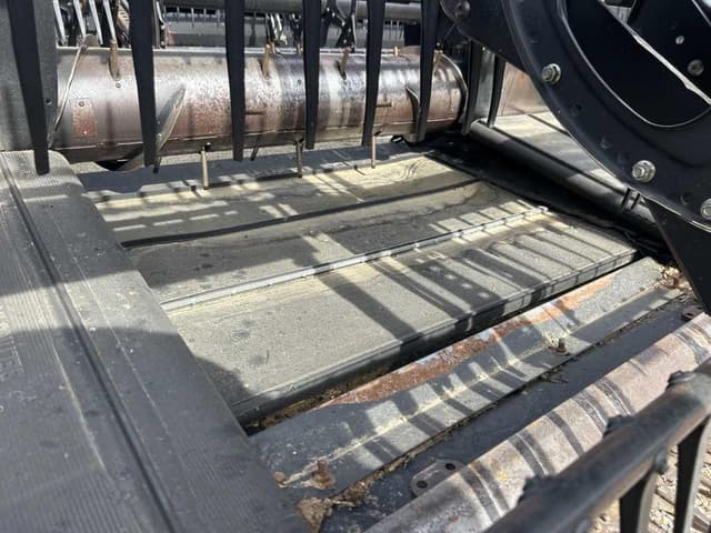 Image of MacDon 973 equipment image 3