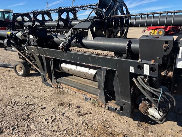 Image of MacDon 974 equipment image 3