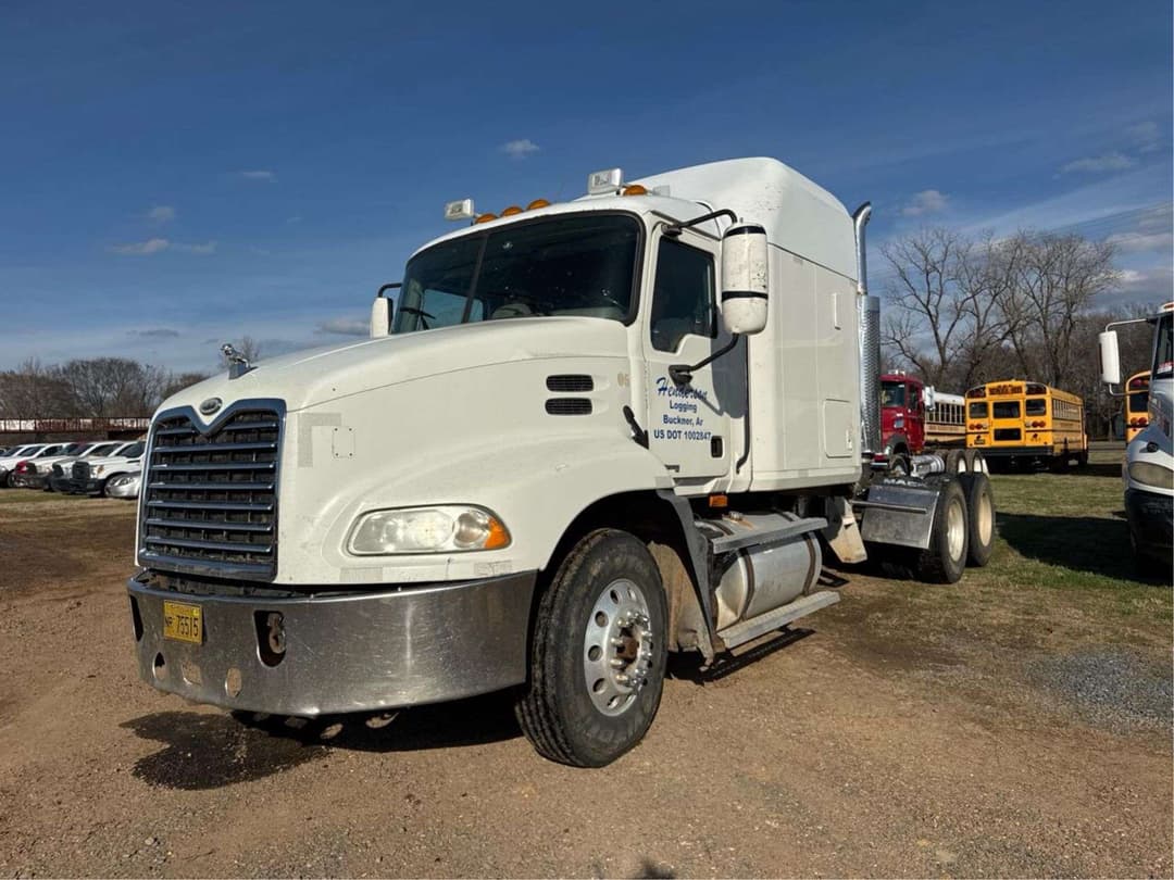 Image of Mack CH600 Primary image