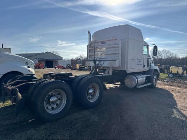 Image of Mack CH600 equipment image 3