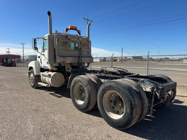 Image of Mack CHN613 equipment image 3