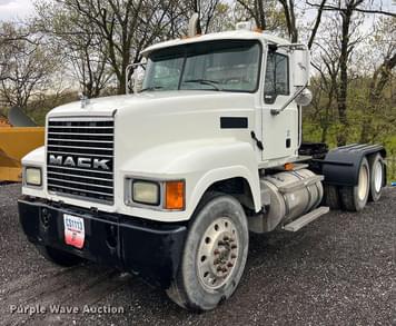 Main image Mack CHN613