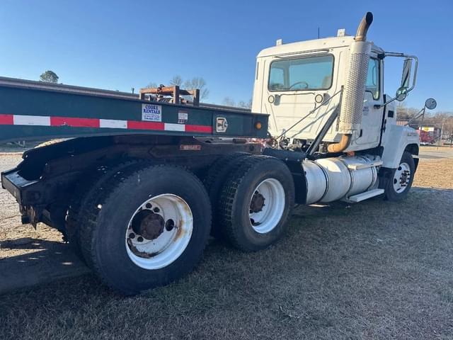 Image of Mack CHN613 equipment image 3