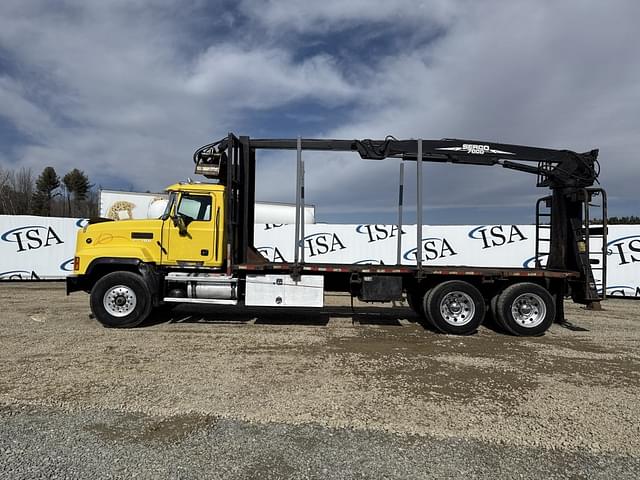 Image of Mack CL733 equipment image 1