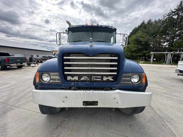 Image of Mack CT713 equipment image 2
