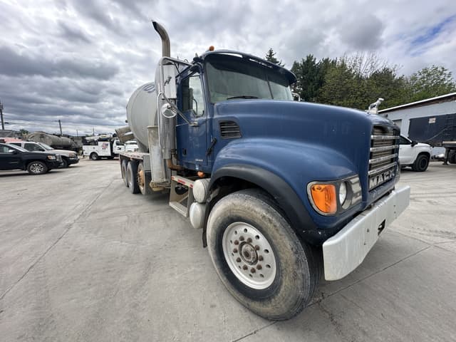 Image of Mack CT713 equipment image 3