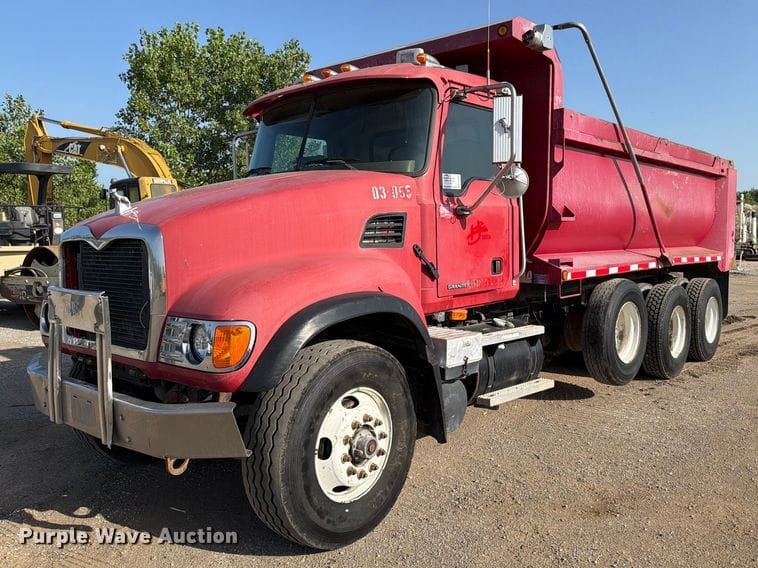 2005 Mack CV713 Equipment Image0