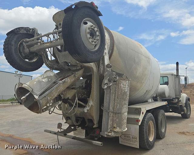 Image of Mack CV513 equipment image 4