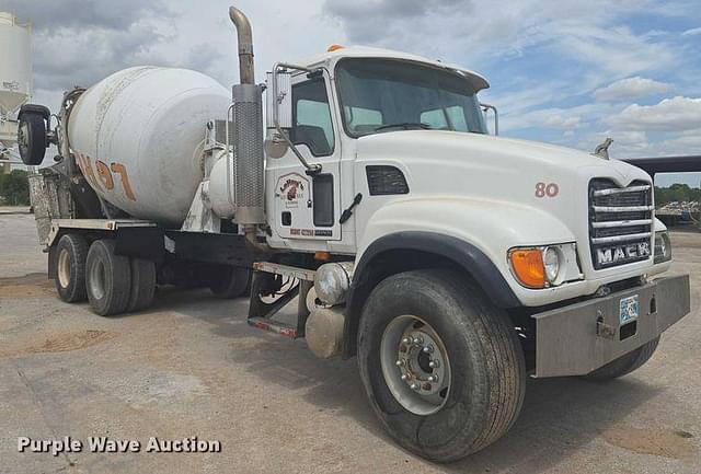 Image of Mack CV513 equipment image 2