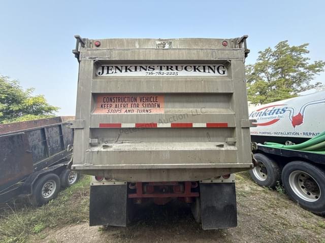 Image of Mack Granite CV7 equipment image 4
