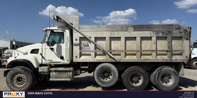 Image of Mack CV713 equipment image 2