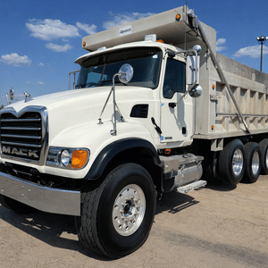 2005 Mack CV713 Image