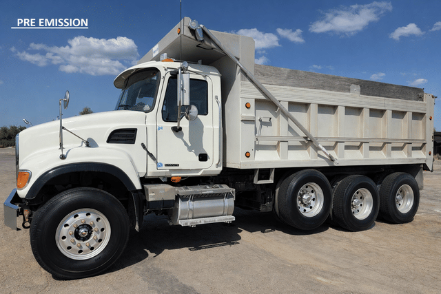 Image of Mack CV713 equipment image 1