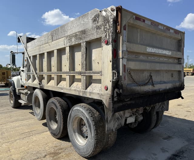 Image of Mack CV713 equipment image 4