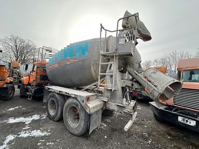 Image of Mack CV713 equipment image 4