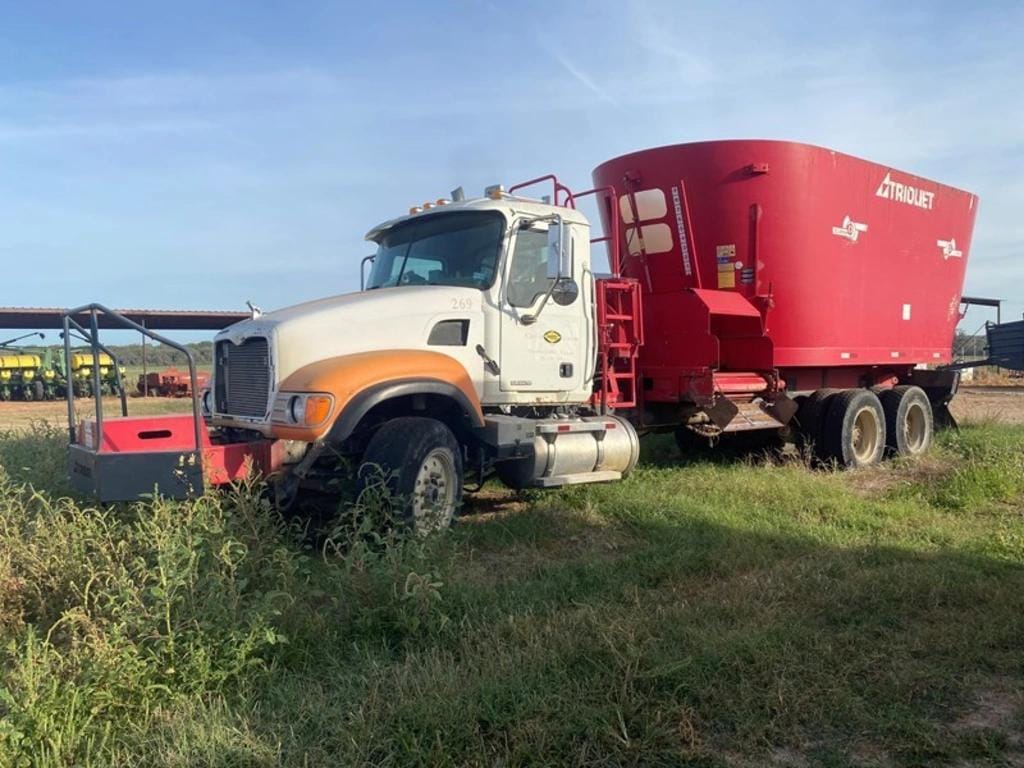 2005 Mack CV713 Equipment Image0