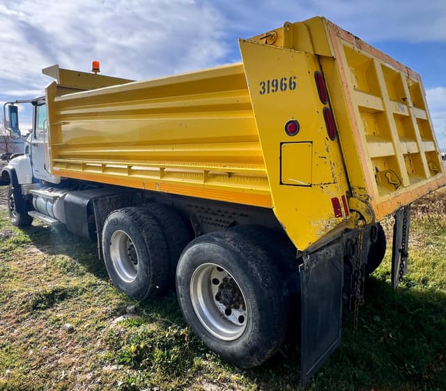 Image of Mack CV713 equipment image 3