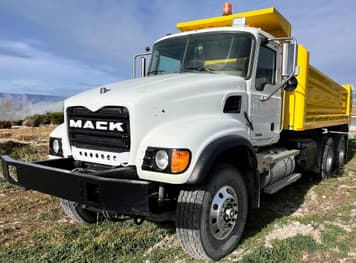 Main image Mack CV713