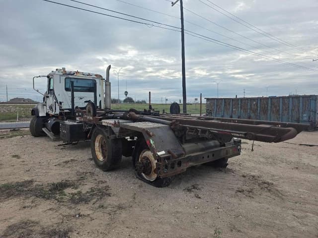 Image of Mack Granite CV713 equipment image 4