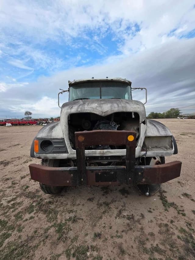 Image of Mack Granite CV713 equipment image 1