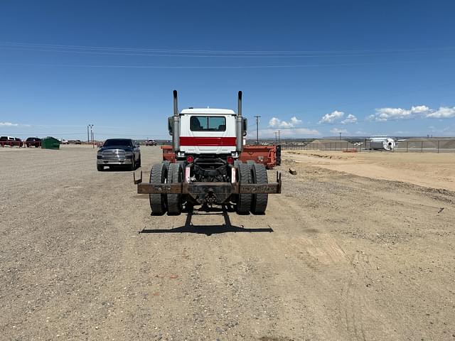 Image of Mack CV713 equipment image 4