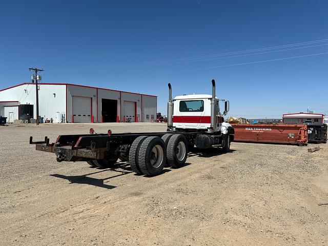 Image of Mack CV713 equipment image 3